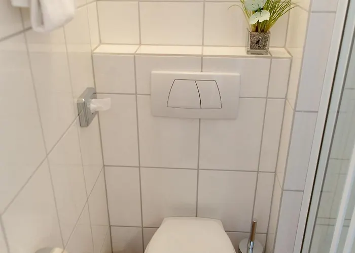 מלון Hotel Bonn City 3*