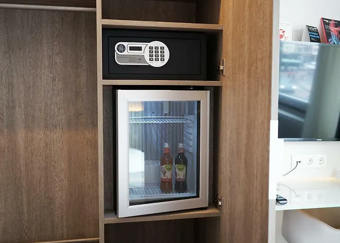 波恩城市酒店 3*